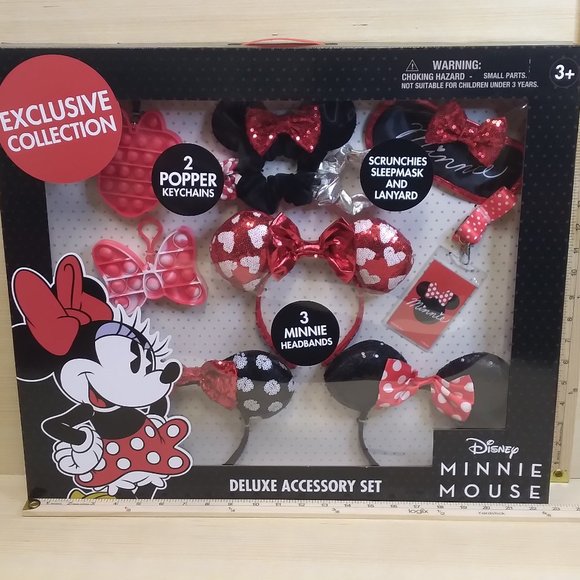 Disney Exclusive Collection 3 sets of ears and plenty of extras in the b… - Picture 1 of 8